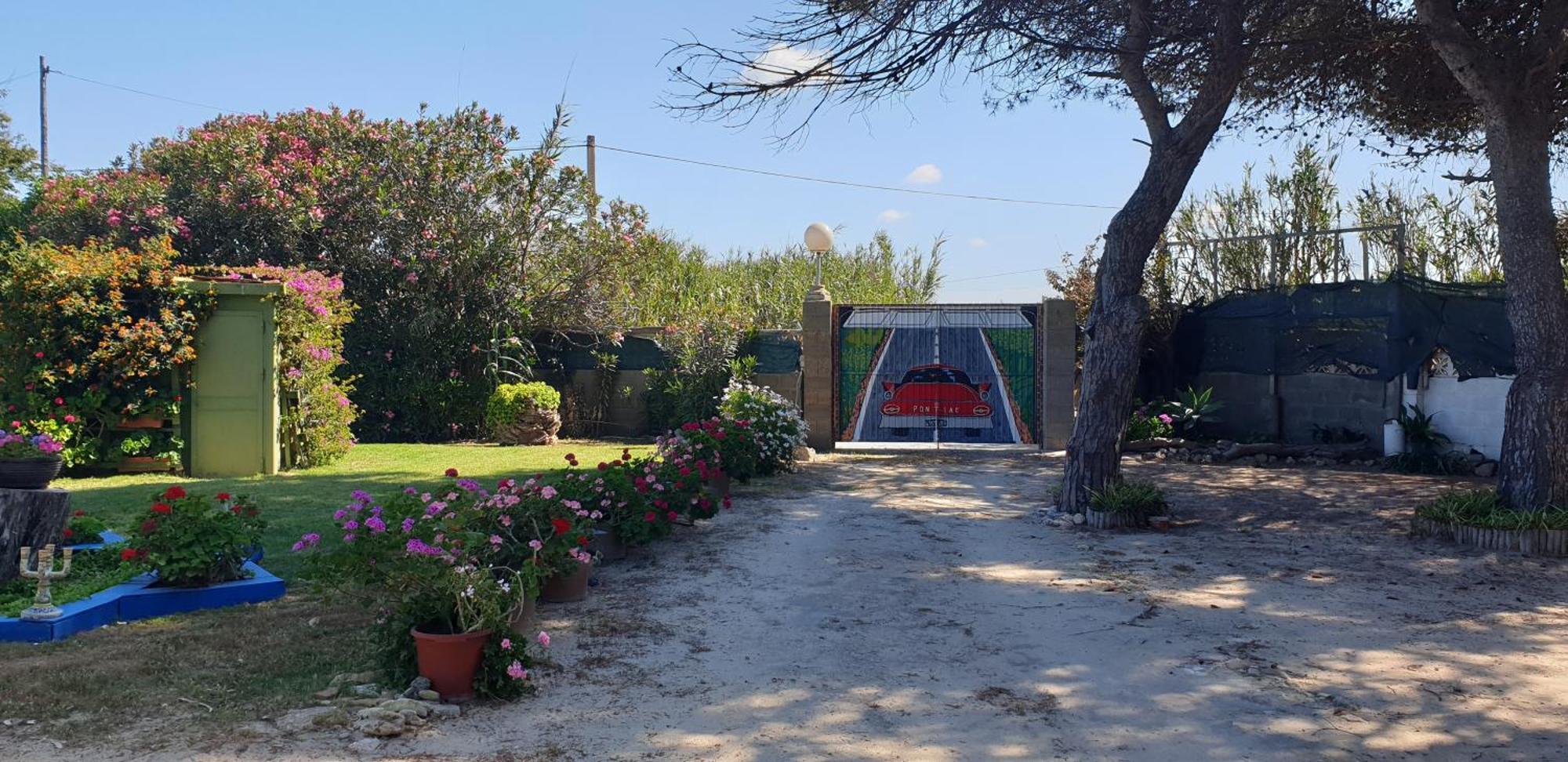 En Dunas Dos Con Jacuzzis En Primera Linea De Playa , Uno De 4 Y Otro De 2 Dormitorios, Llama Al Seiscientos Veintisiete Cuatrocientos Diecisiete Trescientos Noventa Y Ocho *